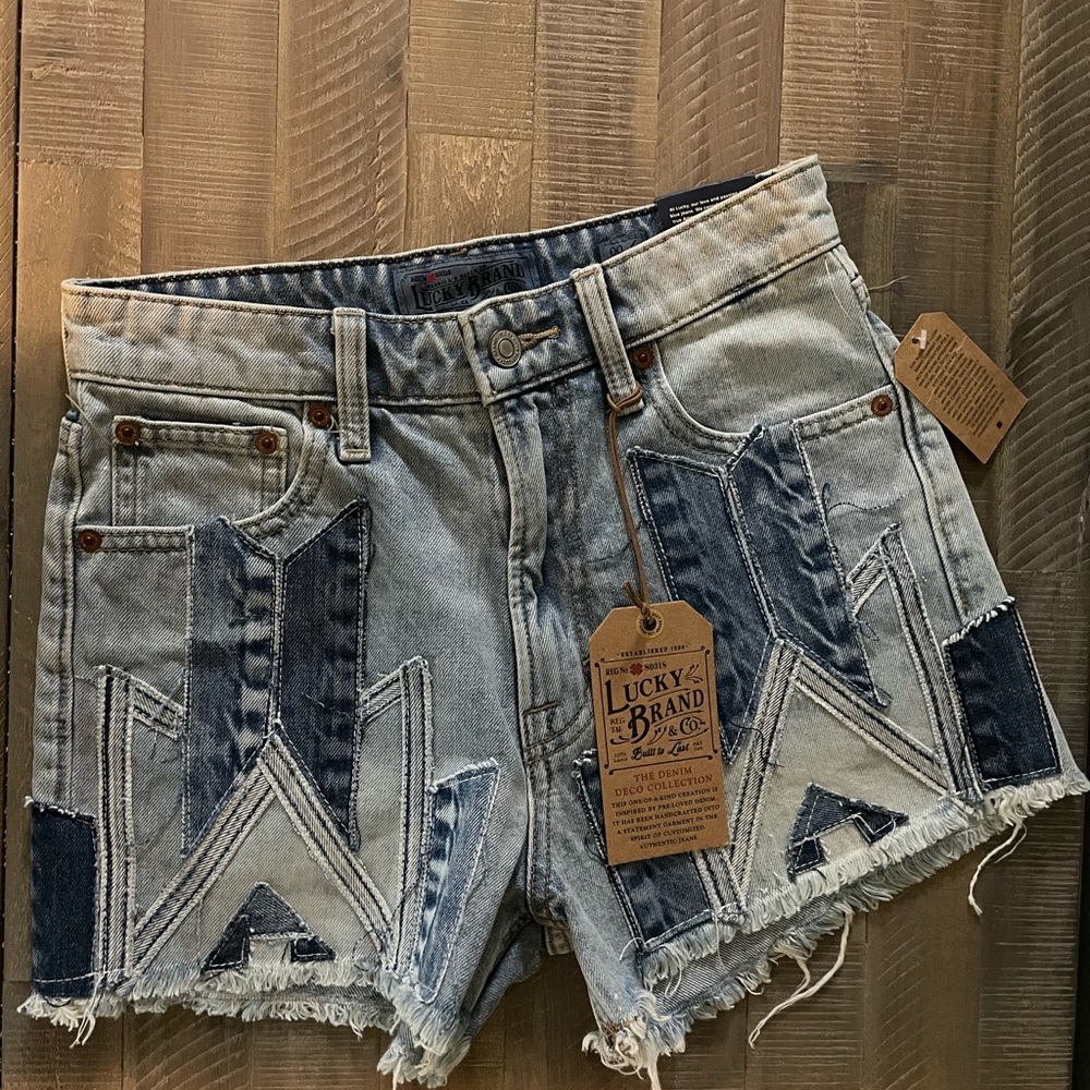 NWT High Rise Lucky Pins Short
